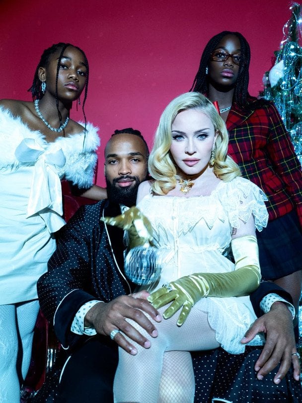 Мадонна з обранцем і дітьми / © instagram.com/madonna