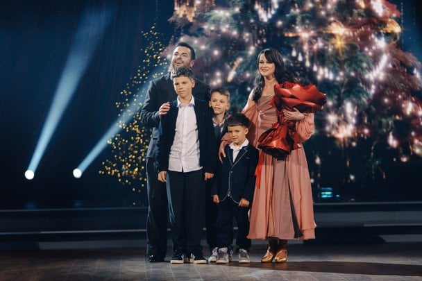 Григорій Решетнік, його сини та Юлія Сахневич на "Танцях з зірками" / © пресслужба каналу "1+1"