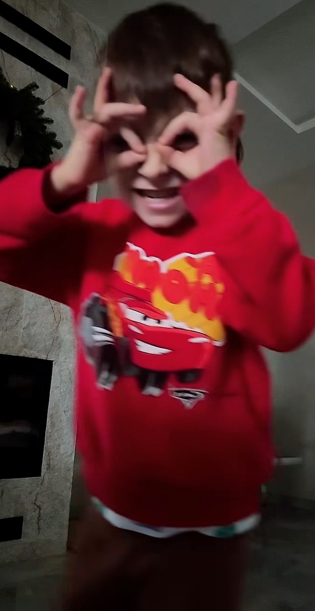 Ілона Гвоздьова показала весело музичне відео з сином