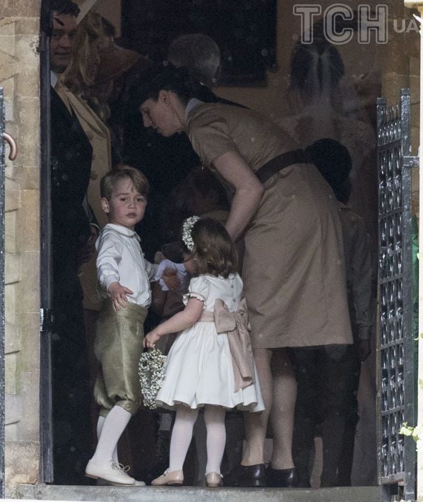 Марія Тереза Борралло з принцом Джорджем і принцесою Шарлоттою на весіллі Піппи Міддлтон / © Getty Images