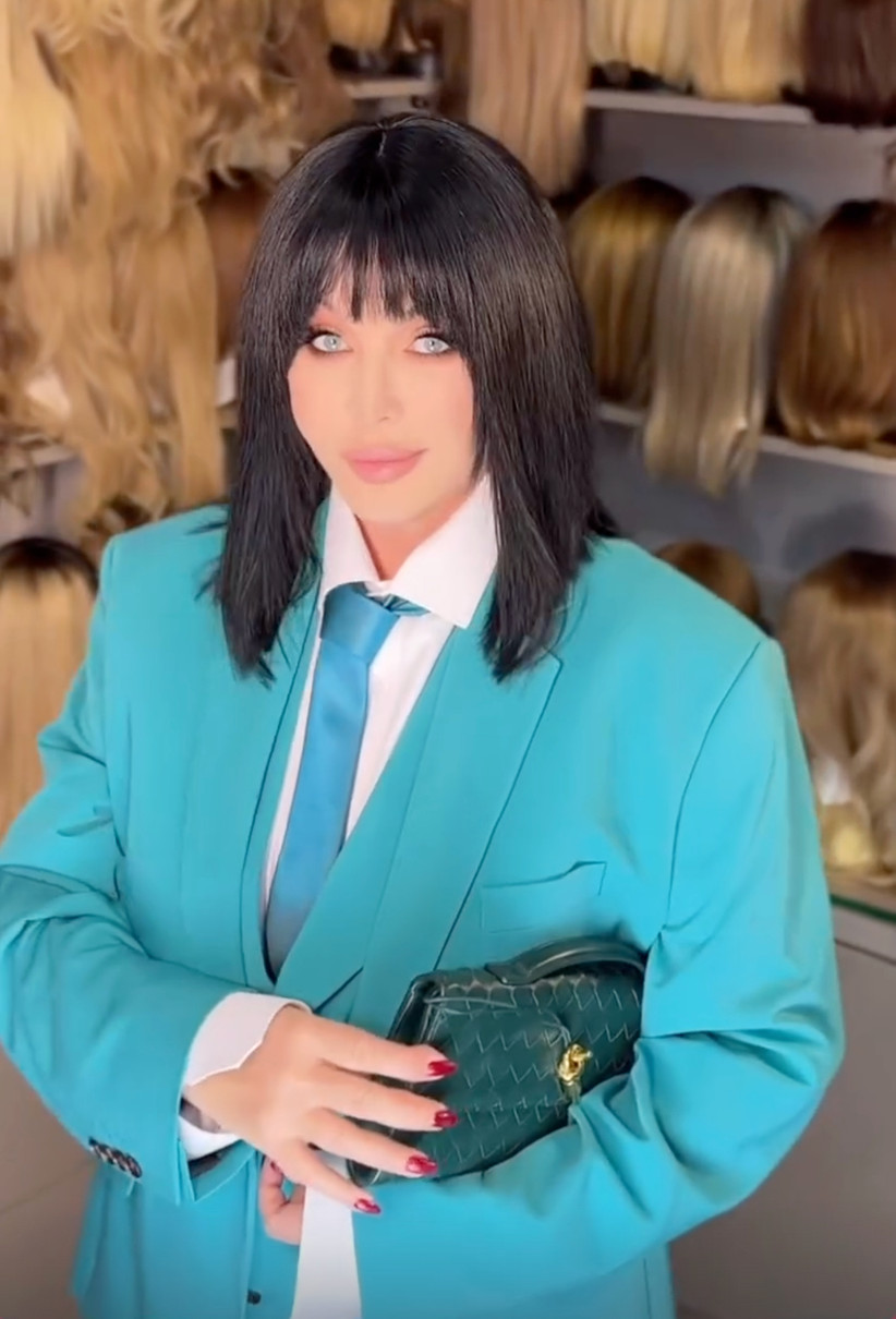 Ірина Білик в ніжному піджаку та з чорним каре здивувала перевтіленням