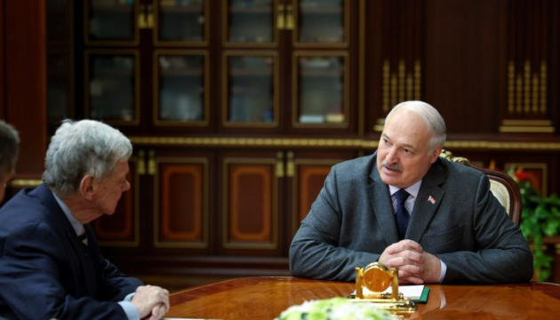 Лукашенко пообіцяв спецпосланцю Трампа припинити польоти повітряних куль над Литвою