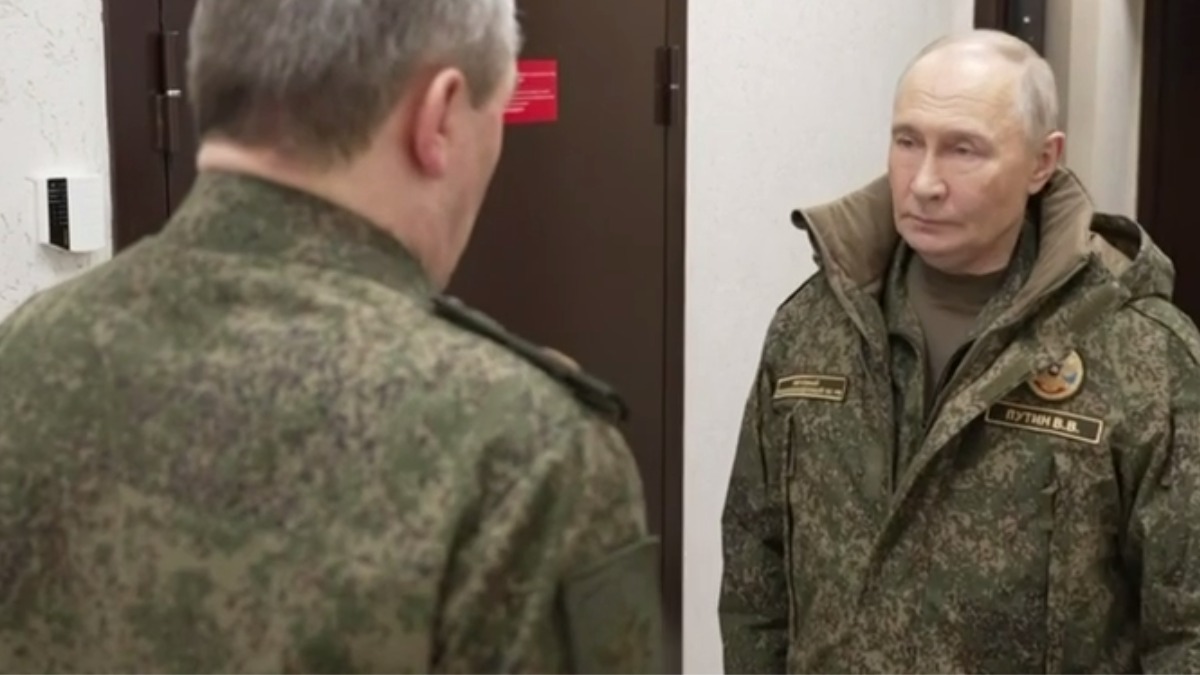 Путін у бушлаті знову захопив Україну та вдався до погроз: Кремль показав чергове воєнне шоу