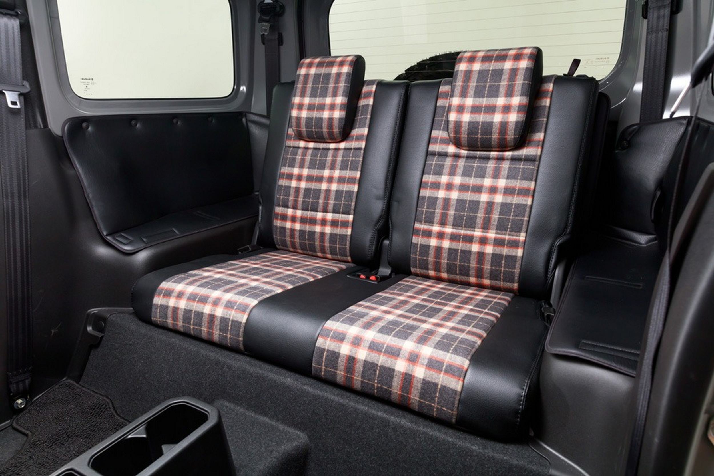 Suzuki Jimny перетворили на італійський військовий позашляховик: новий проєкт Armata - фото 1