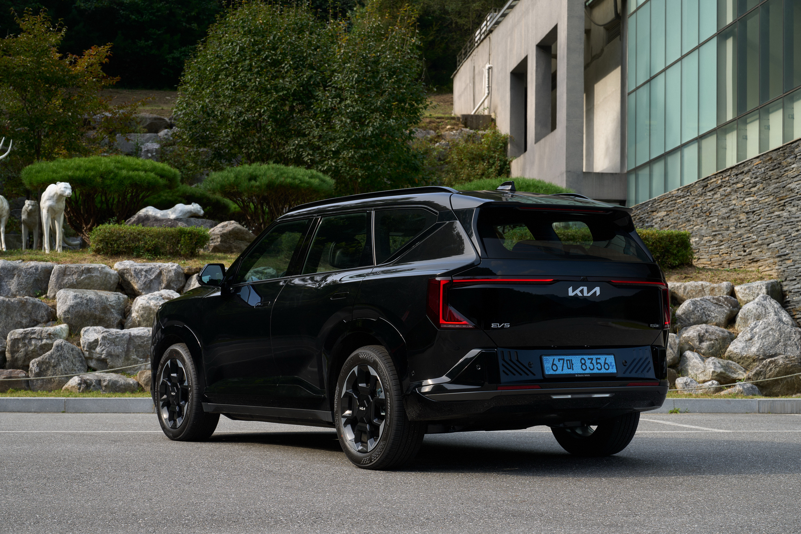 Kia вже працює над оновленням для кросовера EV5: перші подробиці - фото 2