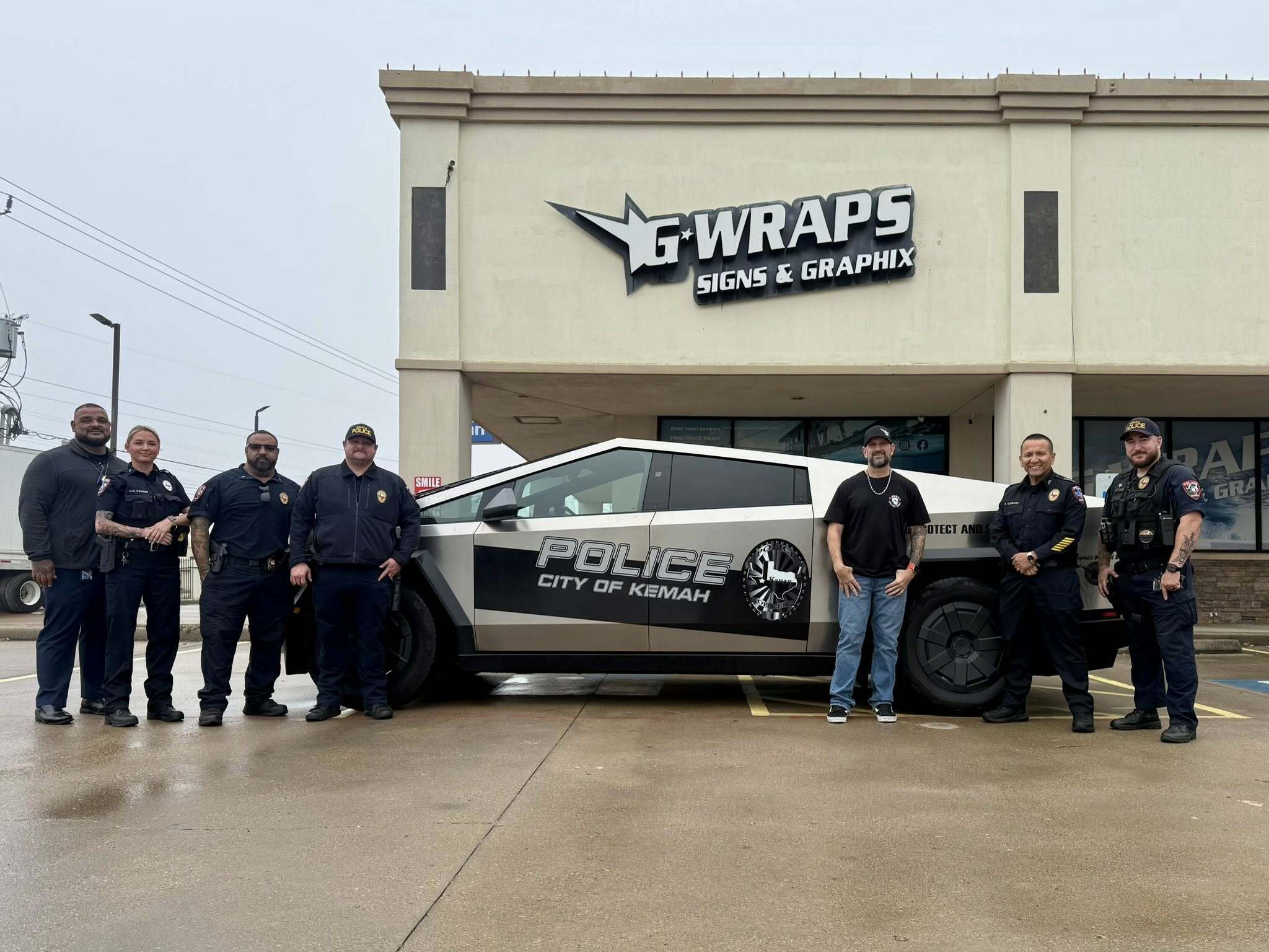 Поліція техаського міста отримала Tesla Cybertruck: реакція місцевих жителів виявилася неочікуваною - фото 1