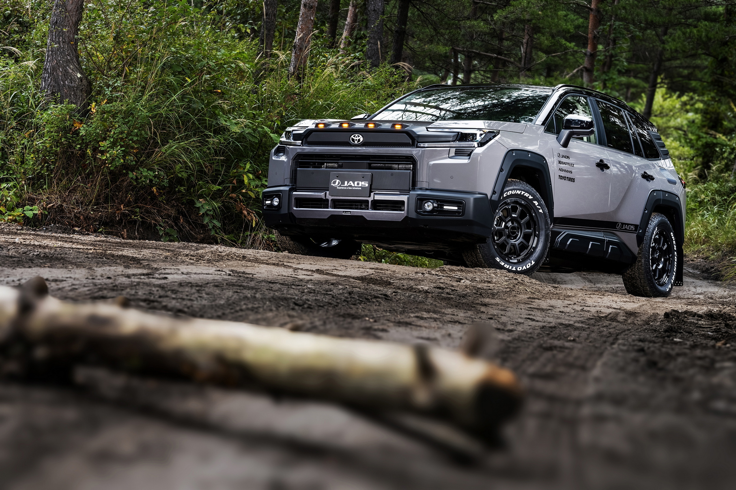 Toyota RAV4 отримав брутальний позашляховий пакет від ательє Jaos - фото 2