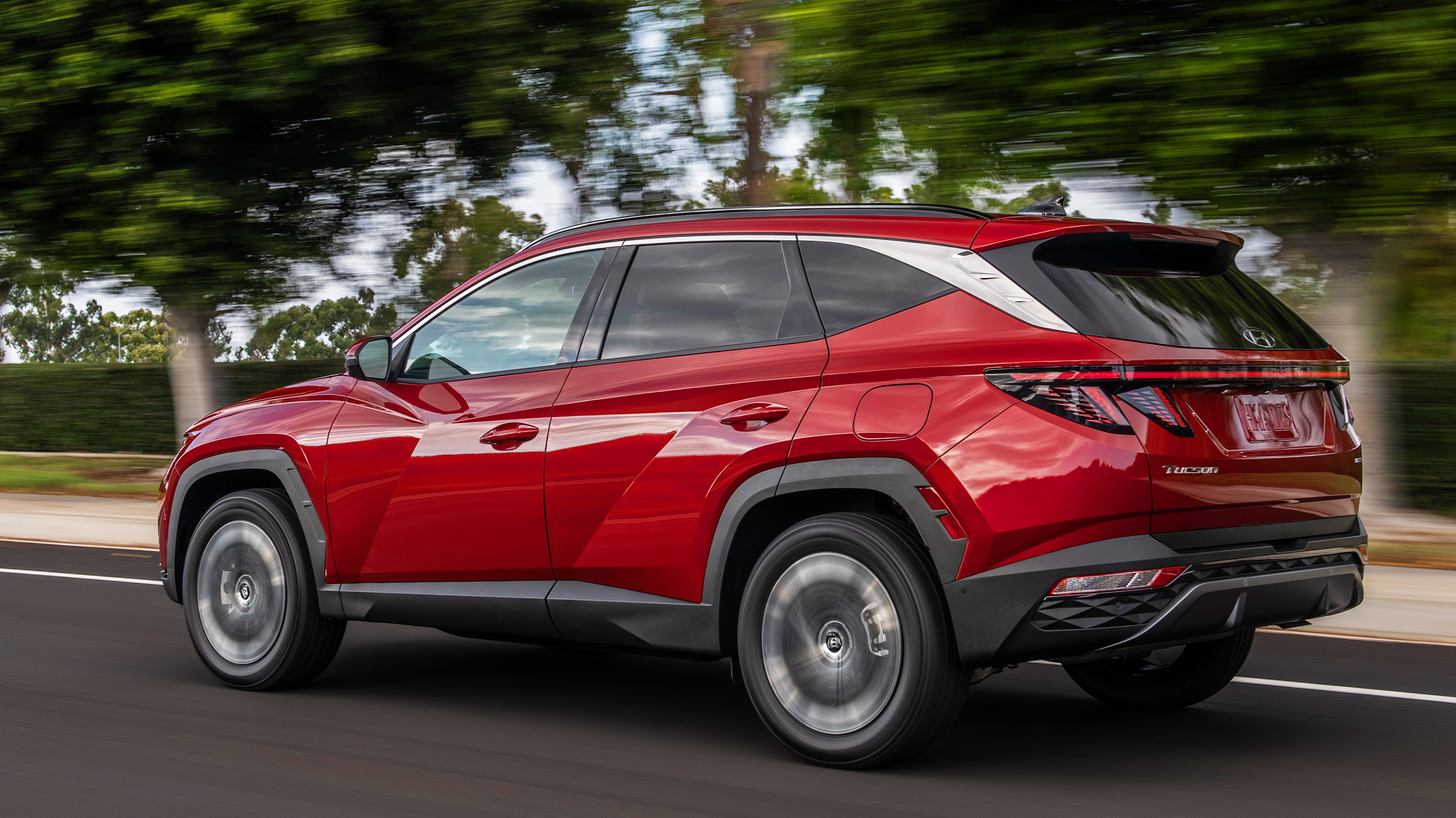 Hyundai закликає власників Tucson паркуватися на вулиці через ризик пожежі: оголошено масштабне відкликання - фото 1