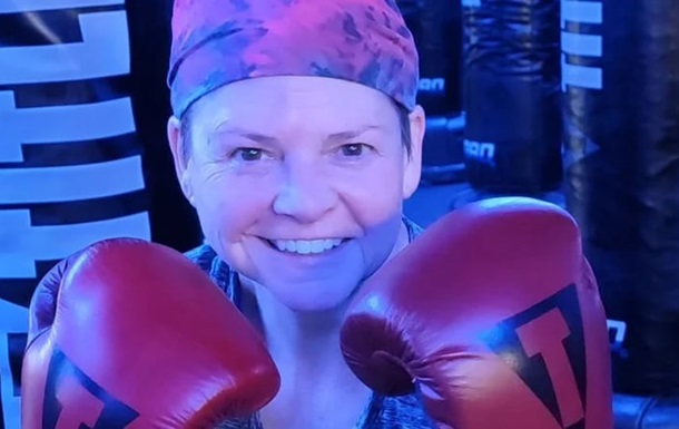 Акторка серіалу Дивовижна місіс Мейзел Венні Алтон Девіс загинула в ДТП