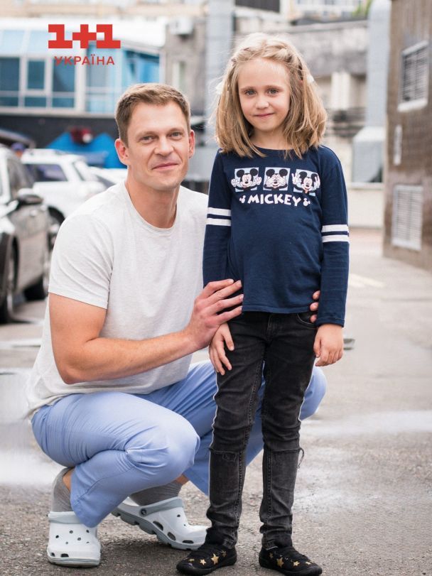 Андрій Ісаєнко з донькою / © пресслужба каналу "1+1"