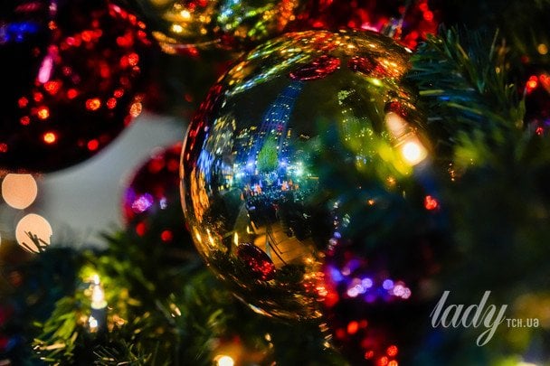 Ялинка прикрашена гарними іграшками / © Associated Press