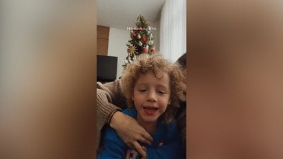 Названий син Мірошниченків розчулив першим виступом з новорічним віршем