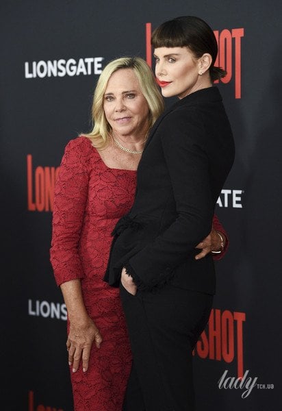 Шарліз Терон з мамою Гердою / © Associated Press