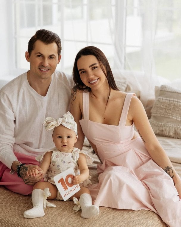 Женя Кот із дружиною та донькою / © instagram.com/tatarintseva.kot