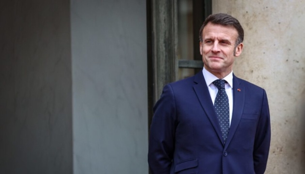 Макрон прибув до Китаю із триденним візитом Макрон прибув до Китаю із триденним візитом
