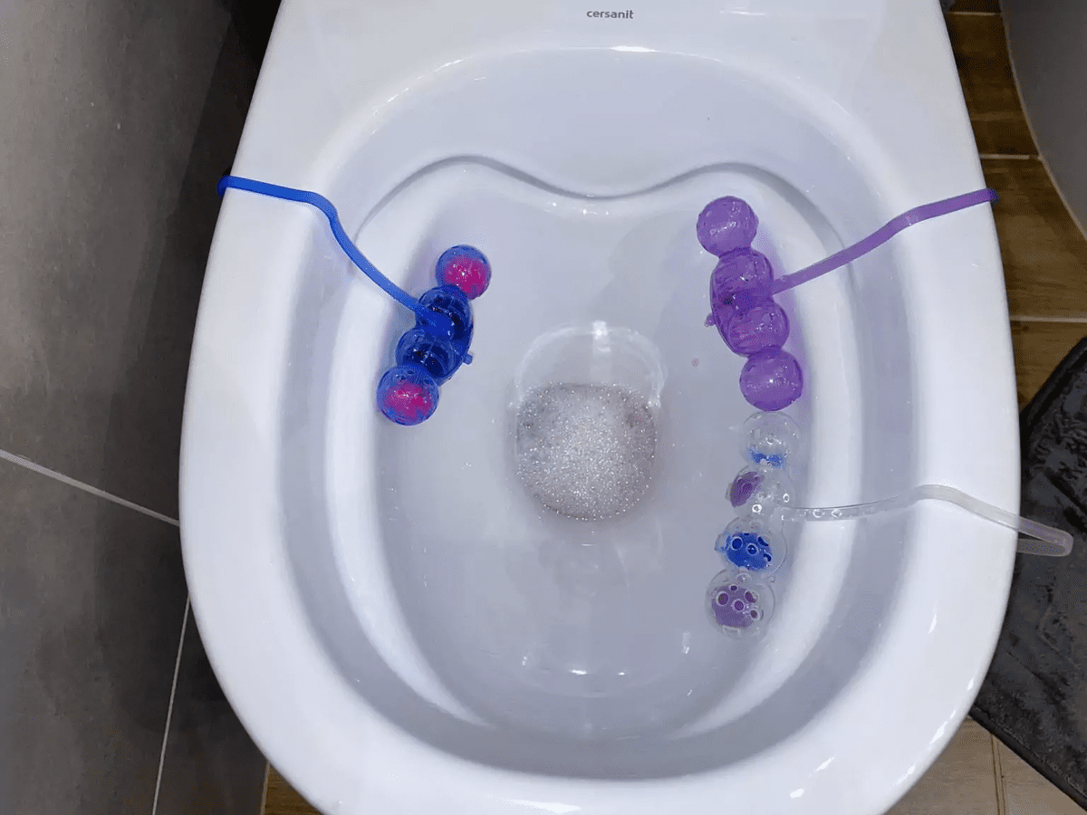 Господині розповіли, який підручний засіб допоможе почистити унітаз 