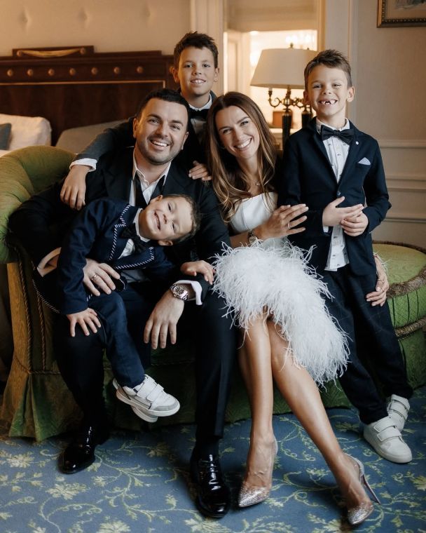 Григорій Решетнік з родиною / © instagram.com/grisha_reshetnik