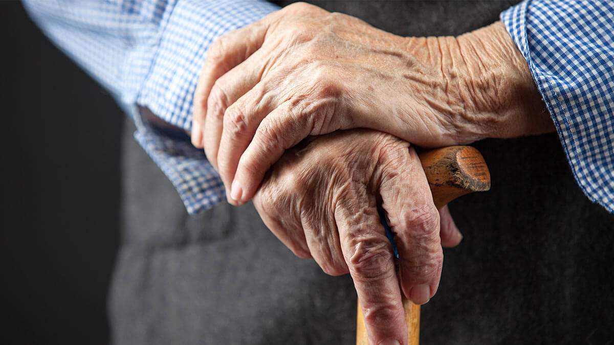 Що змінюється з віком: шість частин тіла розтягуються, а одна чоловіча — зменшується Старість