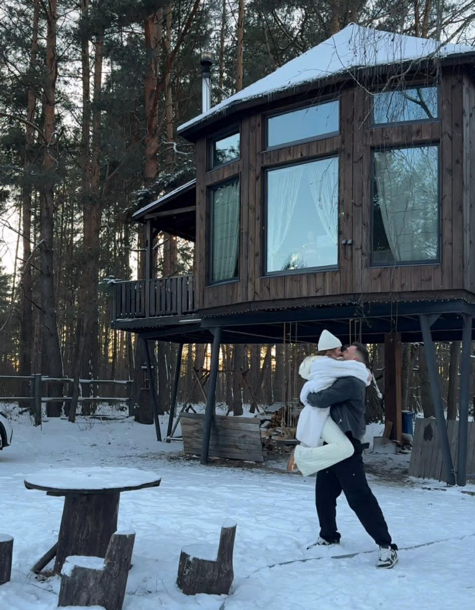 Денисенко застрибнула в обійми Савранського 