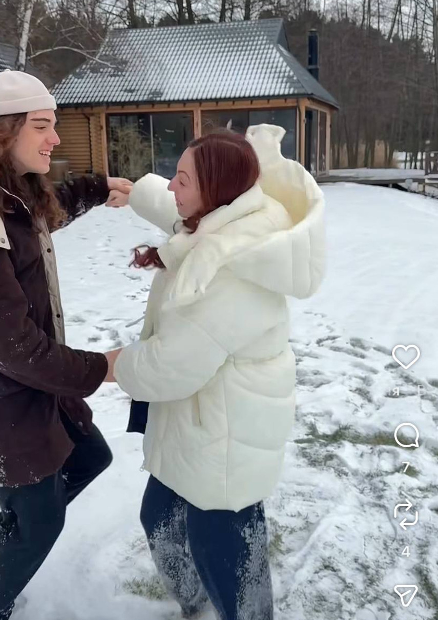 Оля Полякова показала дочку і зятя