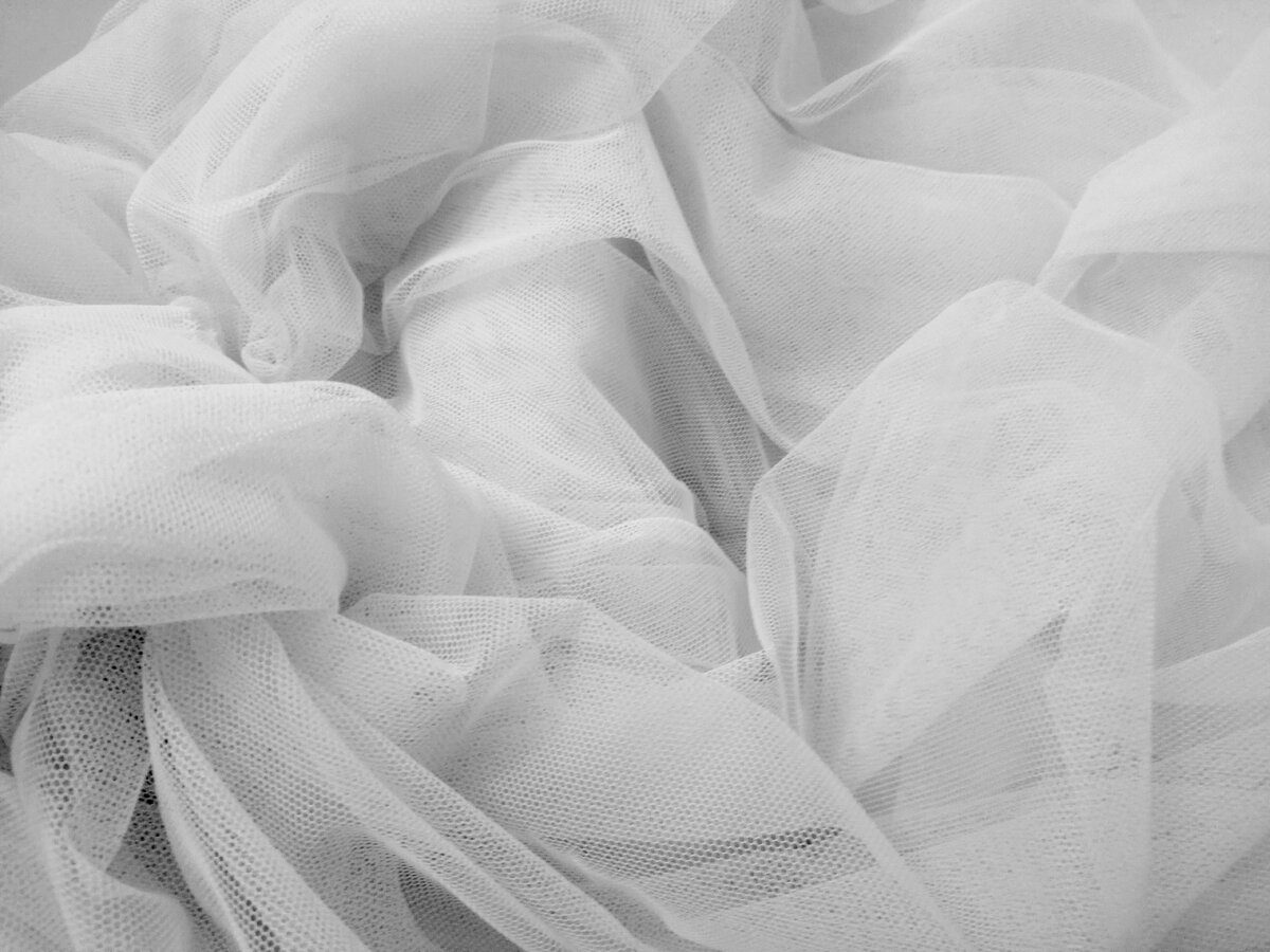 Господині розповіли, як повернути білосніжність тюлі