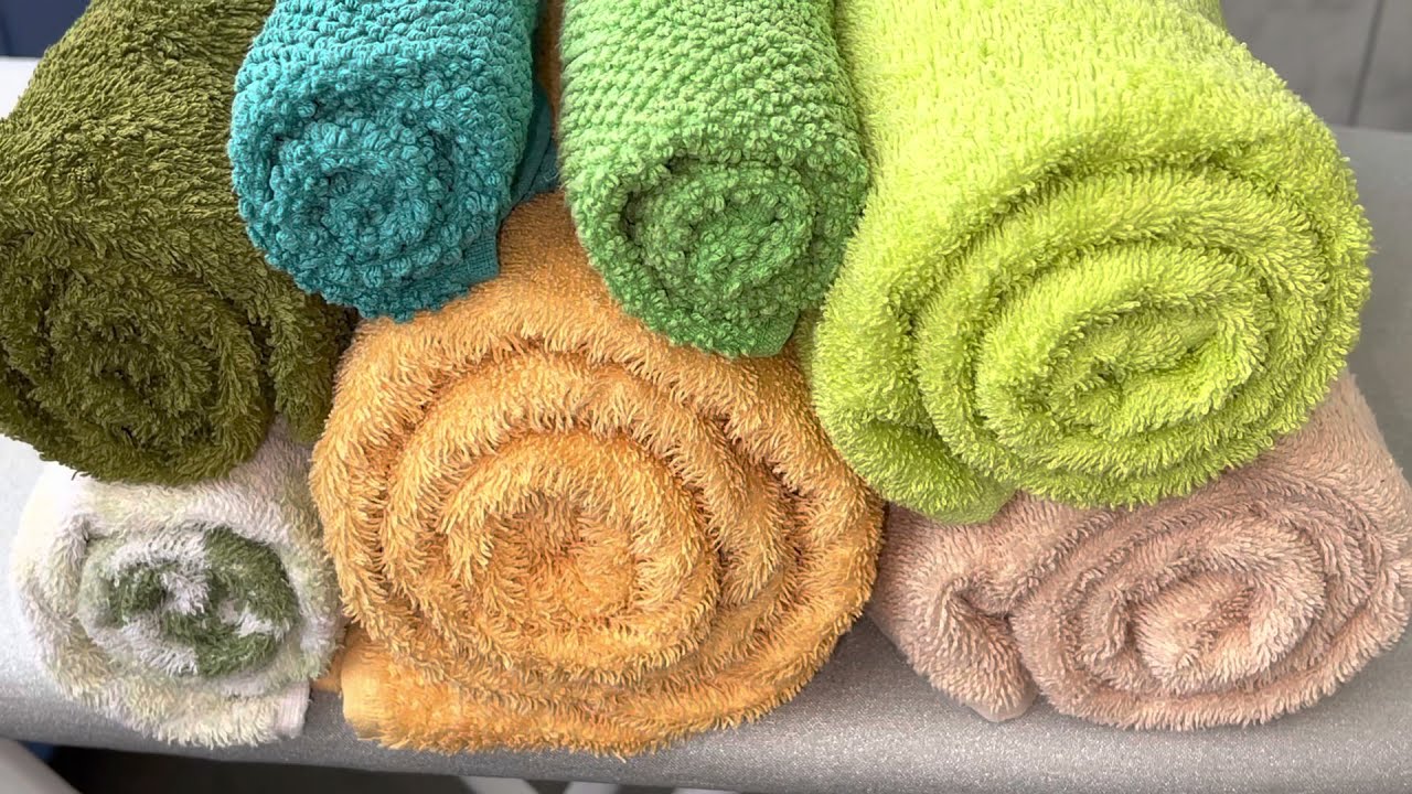 Господині розповіли, які 2 прості дії швидко повернуть м'якість рушникам