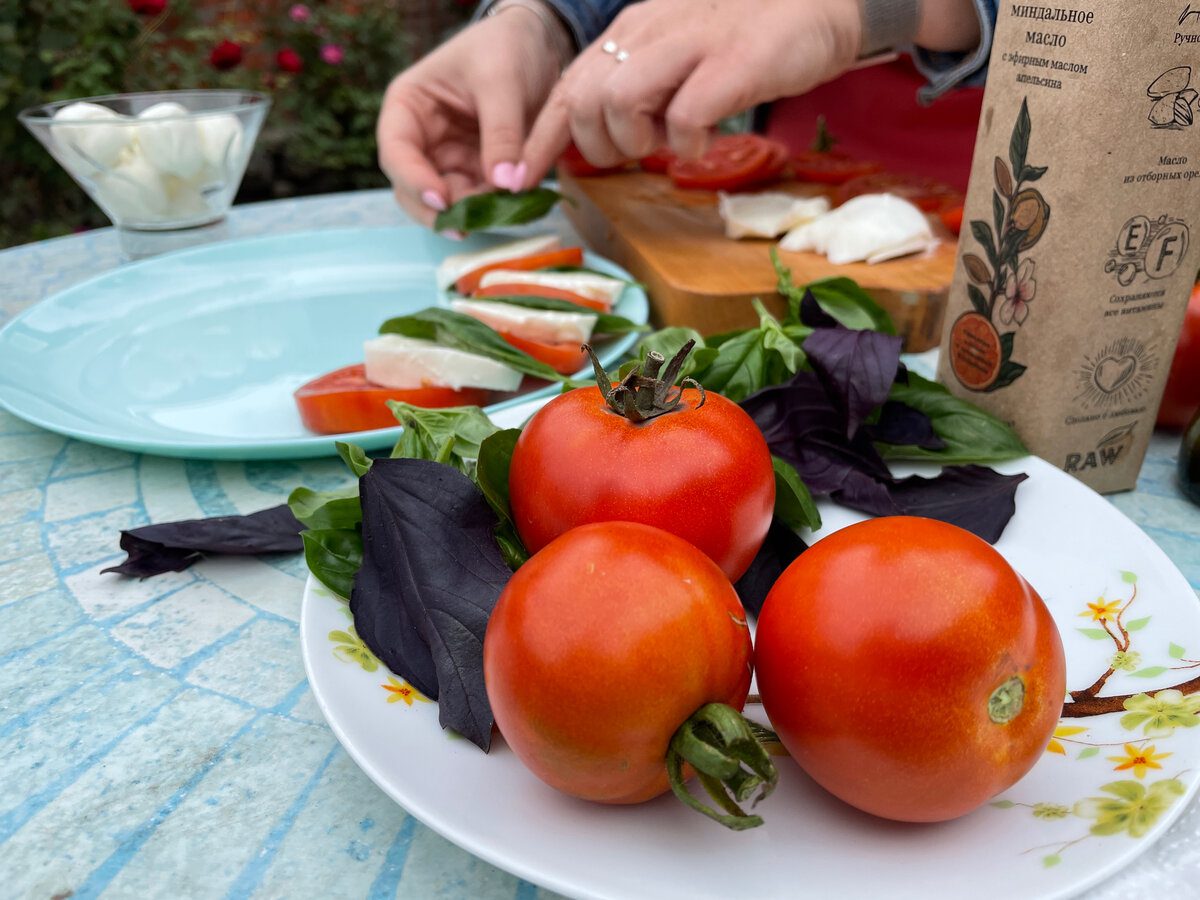 Городники розповіли, які помідори посадити на городі, аби отримати високий і смачний урожай 