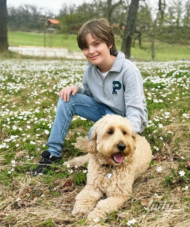 Син принцеси Мадлен Ніколас із собакою Тедді
