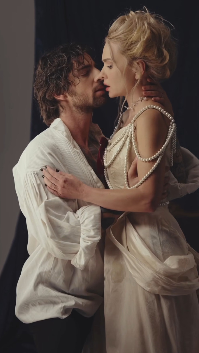 Володимир Дантес і Олена Лавренюк пообіймалися на зйомок постера