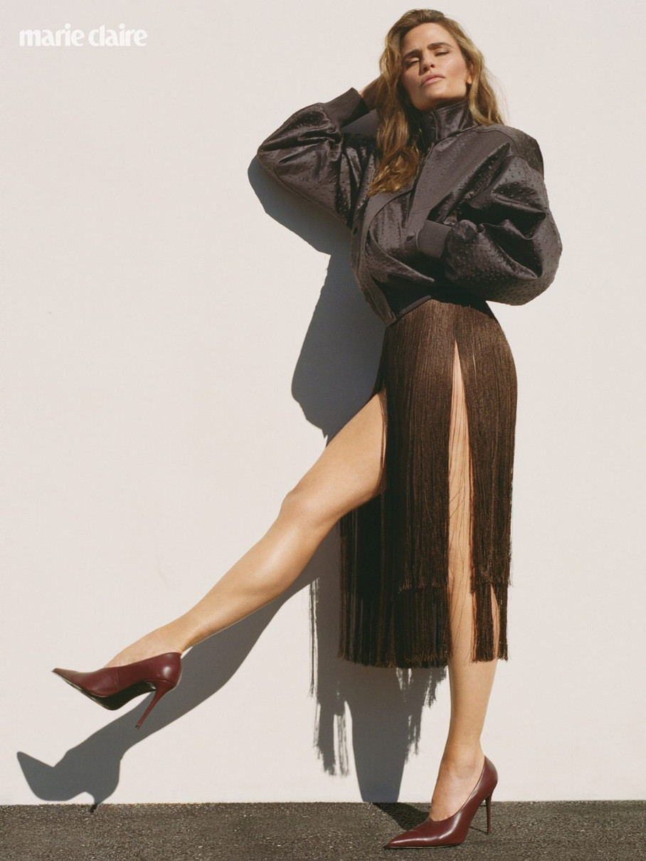 Дженніфер Гарнер посвітила ногами в сукні з торочками