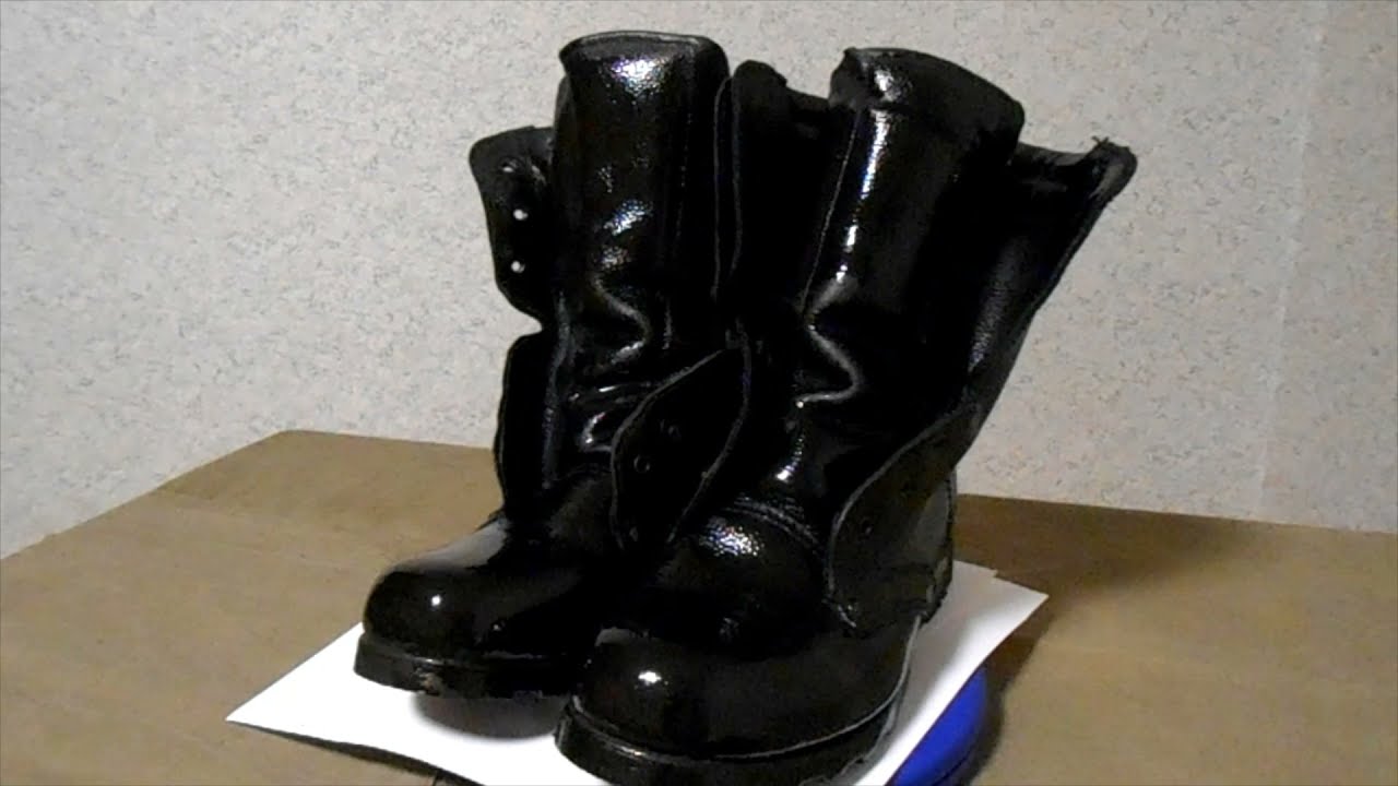 Господині розповіли, що варто зробити з черевиками, щоб вони не промокали взимку