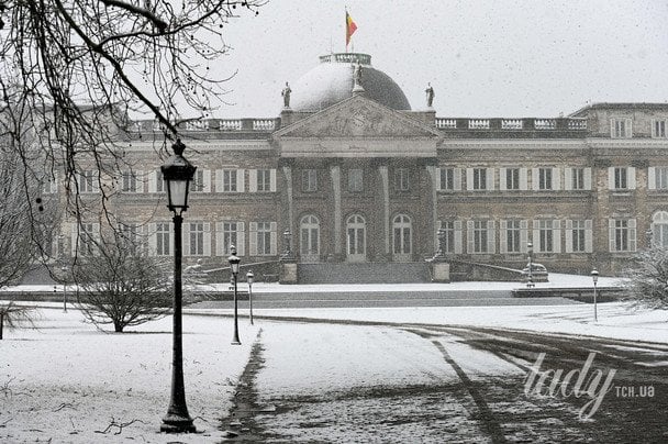 Замок Лакен / © Instagram Бельгійської королівської родини