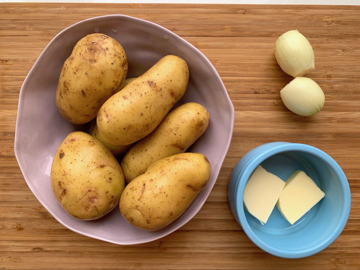 Кулінари розповіли, як приготувати смачне та ніжне картопляне пюре з кремовою текстурою