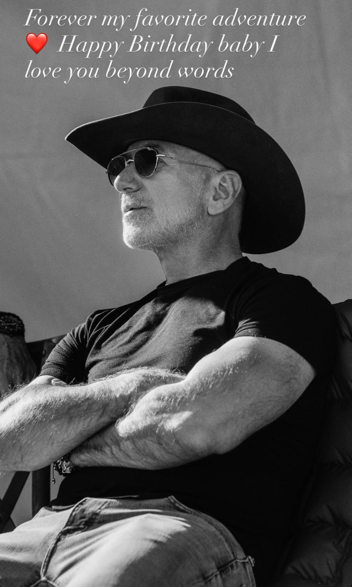 Дружина Джеффа Безоса мило привітала його з 62-річчям