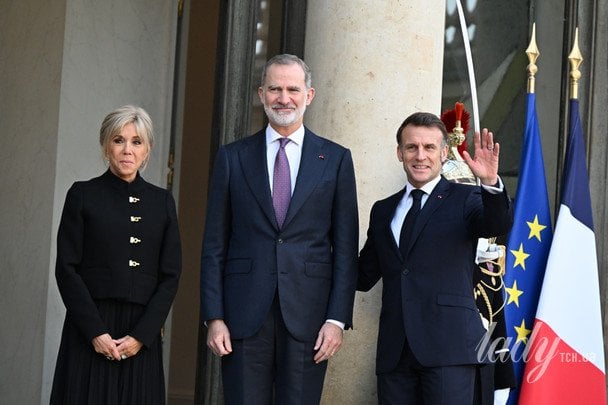 Еммануель і Бріжит Макрони, король Філіп VI / © Associated Press