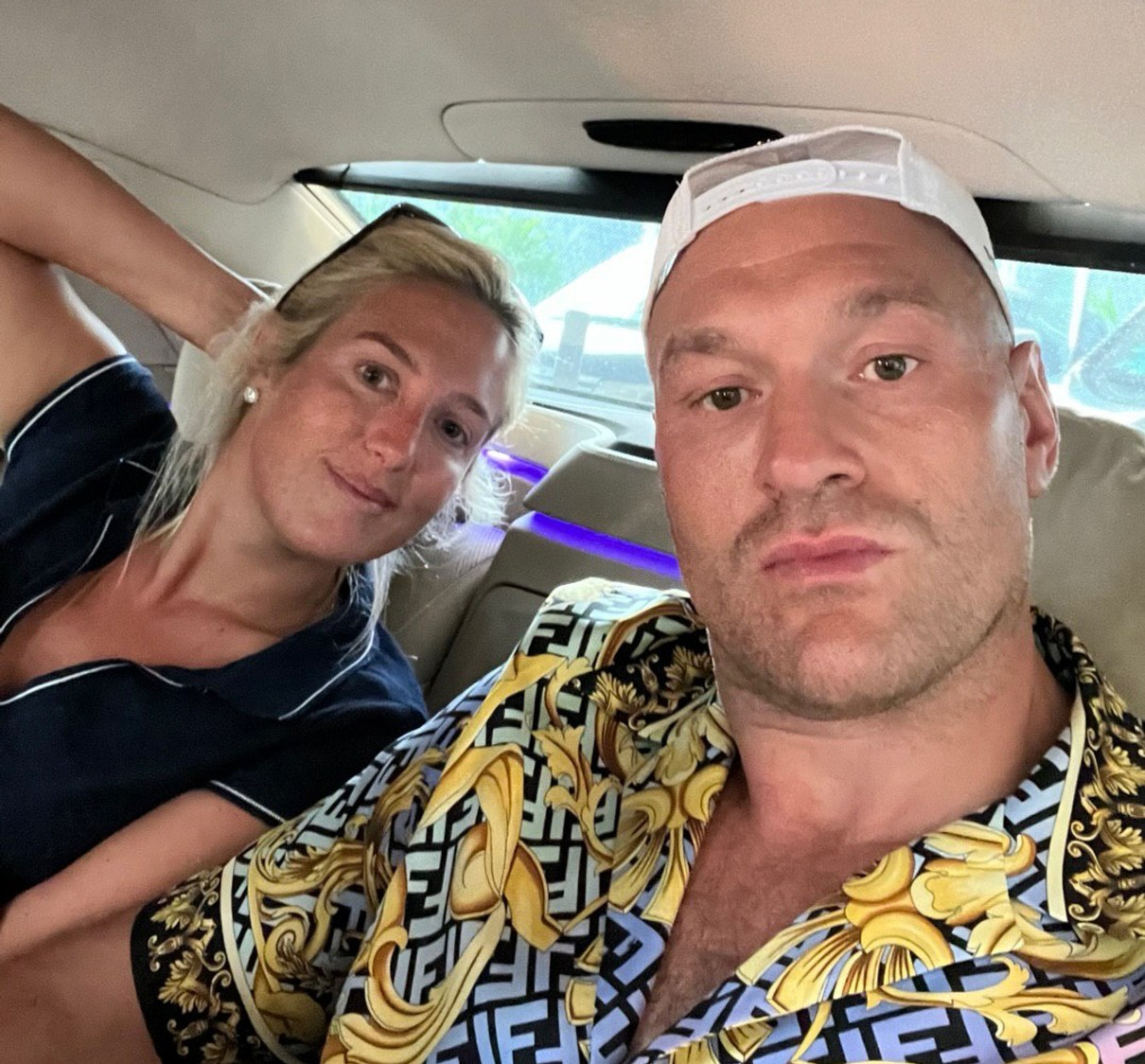 Тайсон Ф'юрі помилувався дружиною в машині