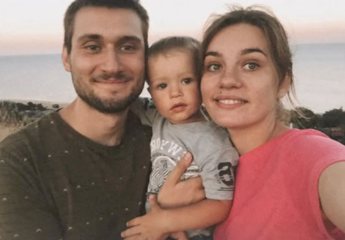 Керівник хору Гомін Вадим Яценко розповів, що мало бачить сина