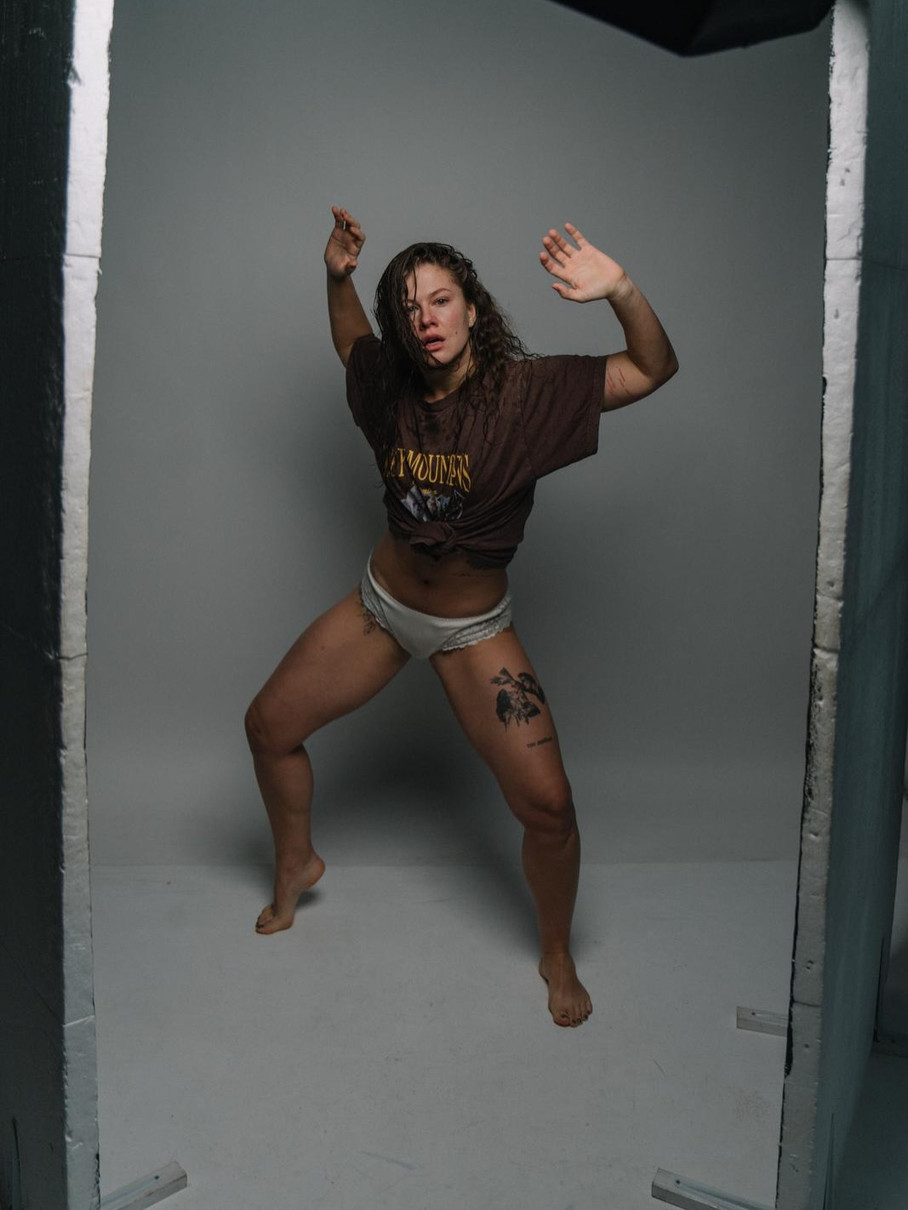 Дар'я Легейда попозувала у трусиках