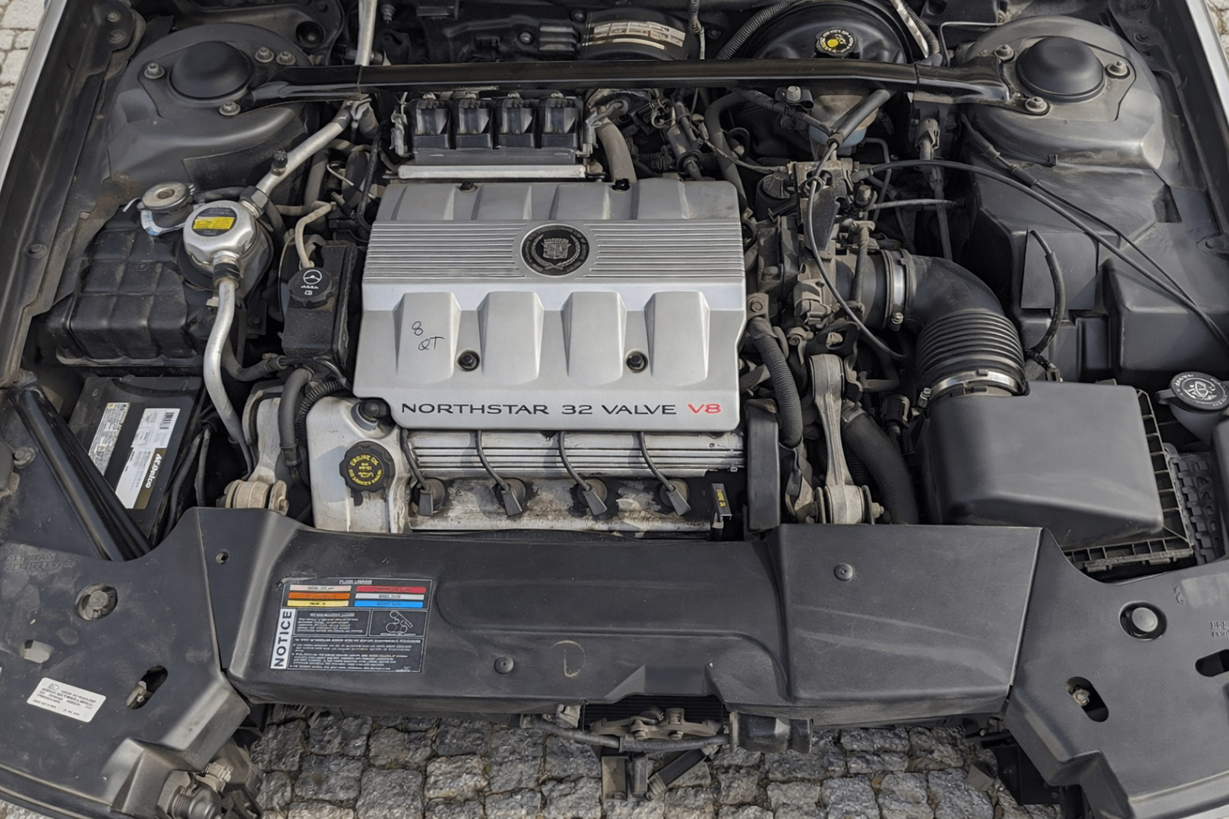 Скандал на Bring a Trailer: аукціон випадково пропустив фото автомобіля, відредаговані штучним інтелектом - фото 4