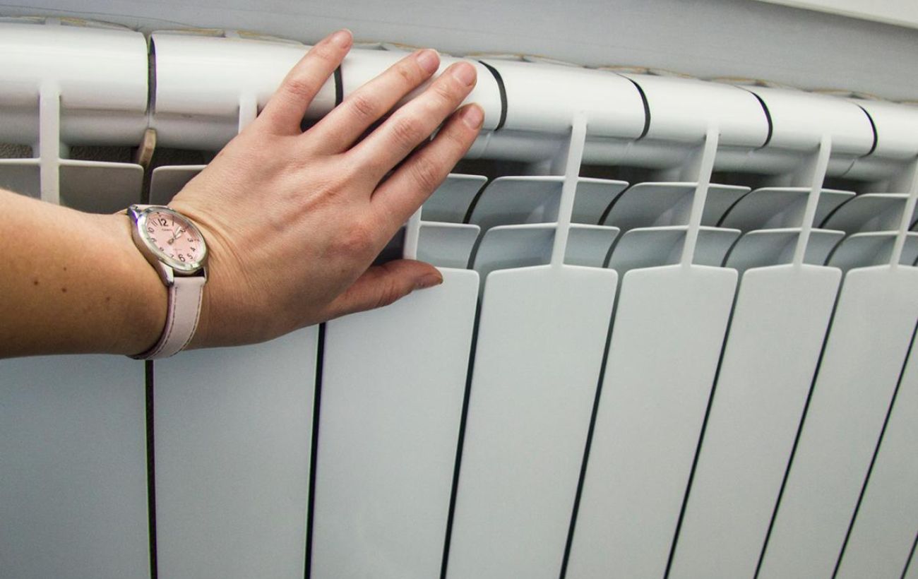 Господарі розповіли, як утеплити двері у підʼїзді