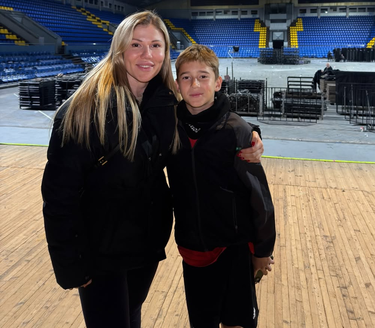 Альона Омаргалієва привітала сина з 12-річчям спільним фото