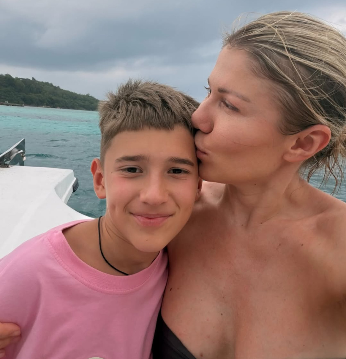 Альона Омаргалієва замилувала фото з сином на його 12-річчя