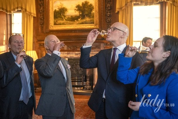 Король Чарльз із Джоном Суїнні / © Associated Press