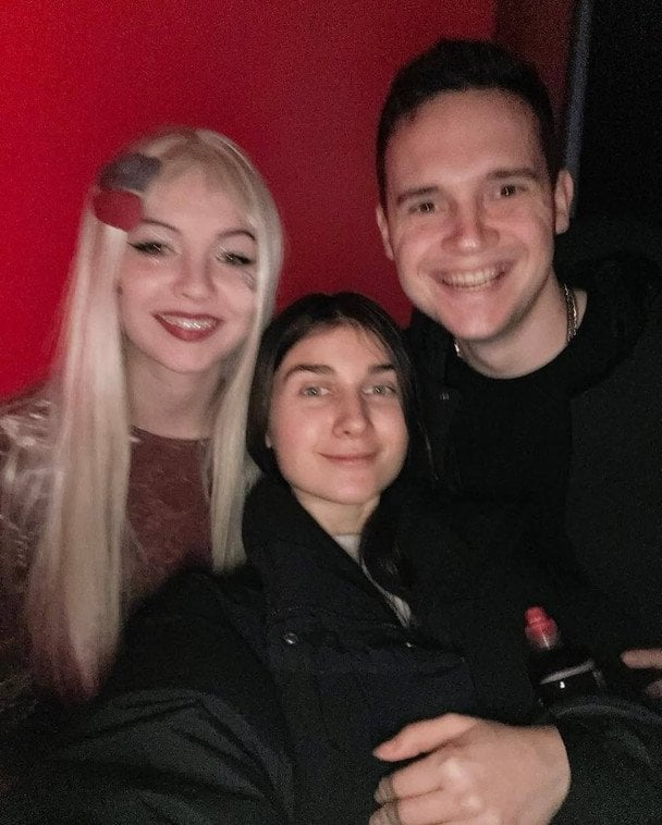 Кажанна та власники лейблу Nova Music / © instagram.com/kazhanna_