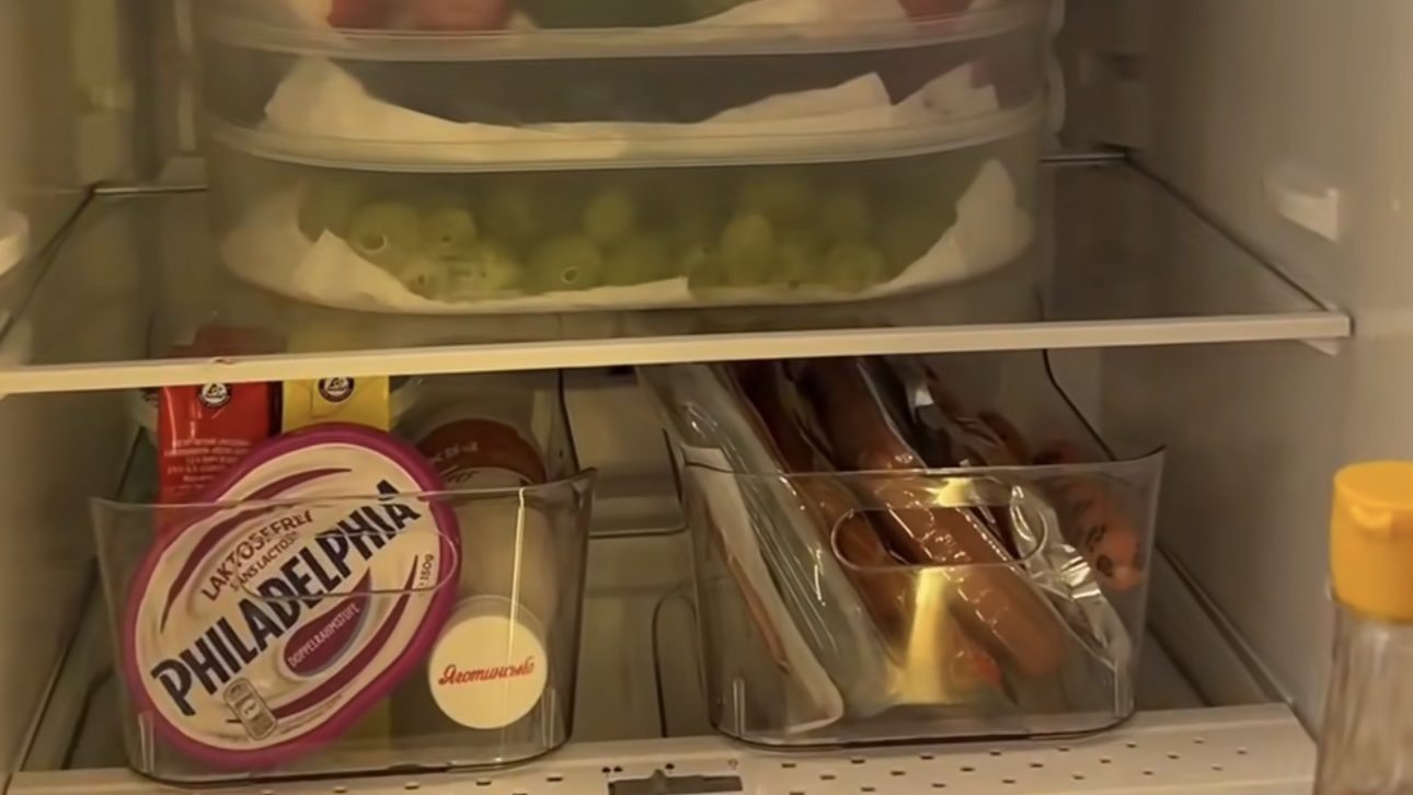 Господині розповіли, який копійчаний засіб прибере запах із холодильника 