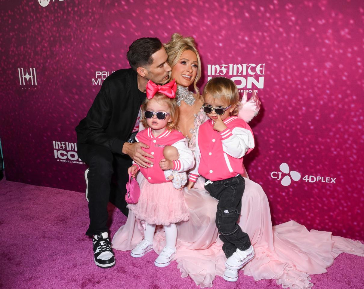 Періс Хілтон і її чоловік Картер Реум