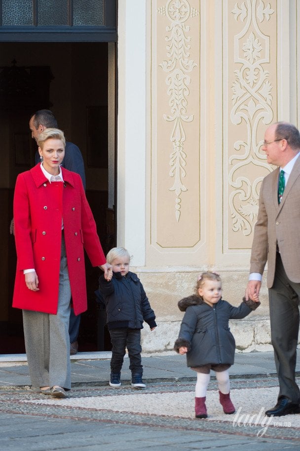 Княгиня Шарлін і князь Альбер II з сином Жаком і дочкою Габріеллою / © Getty Images
