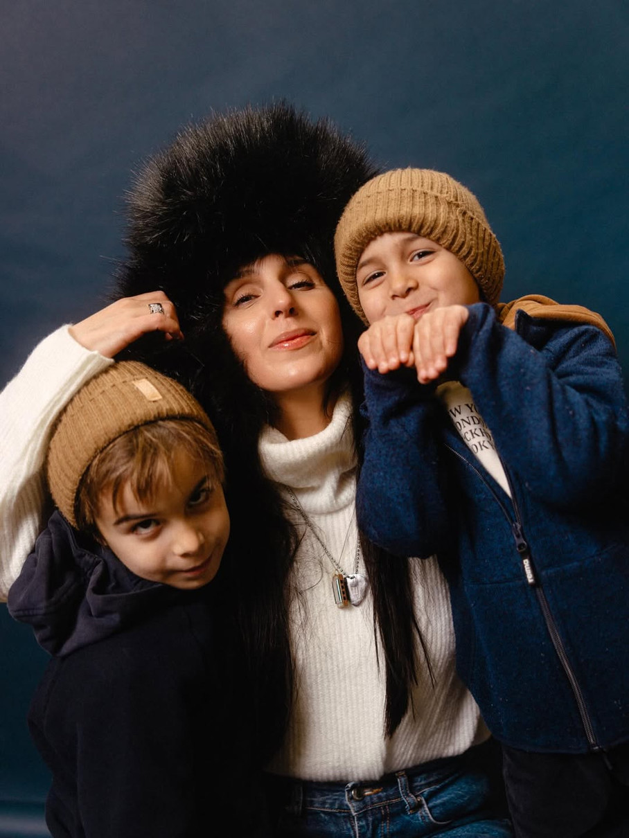 Головне, що всі в шапках 