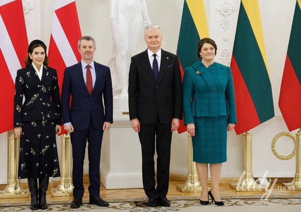 Королева Мері та король Фредерік X з президентом Литви Ґітанасом Науседою і його дружиною Діаною Науседене / © Getty Images