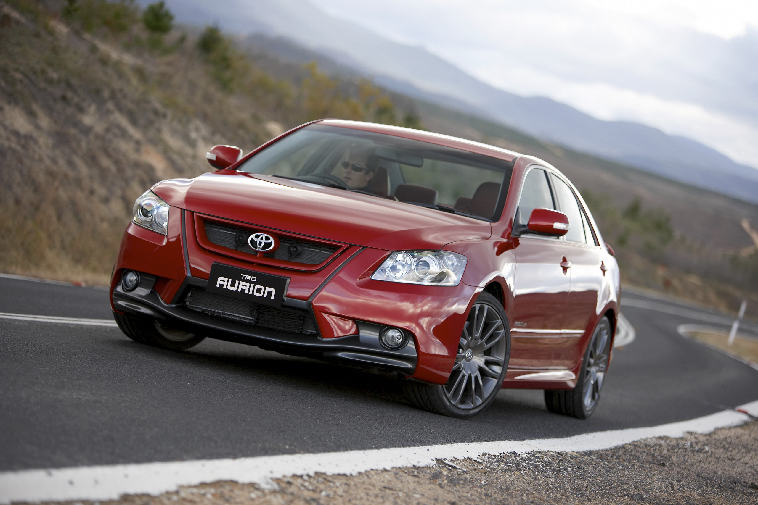 Як Toyota намагалася створити маслкар: історія забутого 323-сильного седана TRD Aurion - фото 4